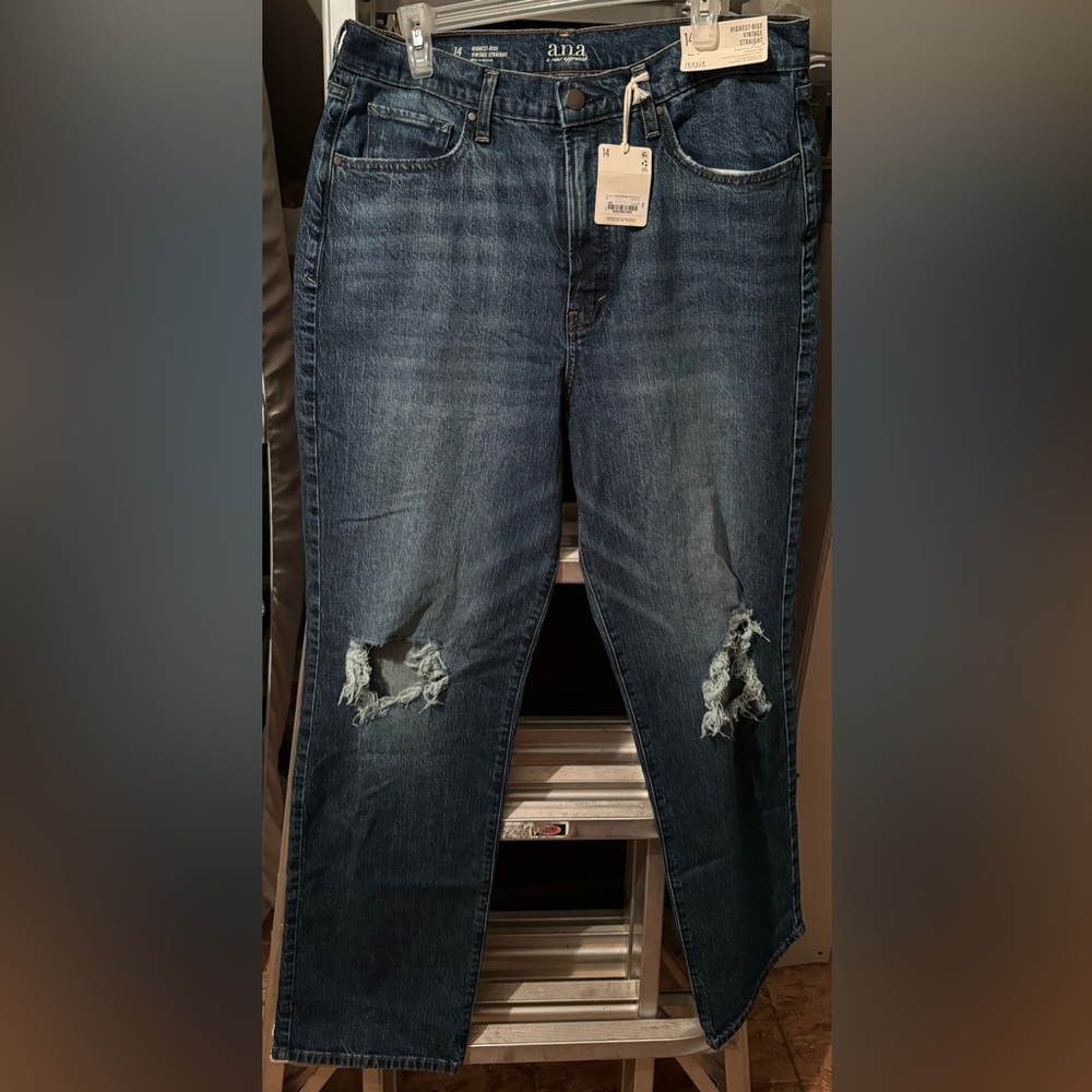 Women’s a.n.a Highest-Rise Vintage Straight Jeans (size 14)